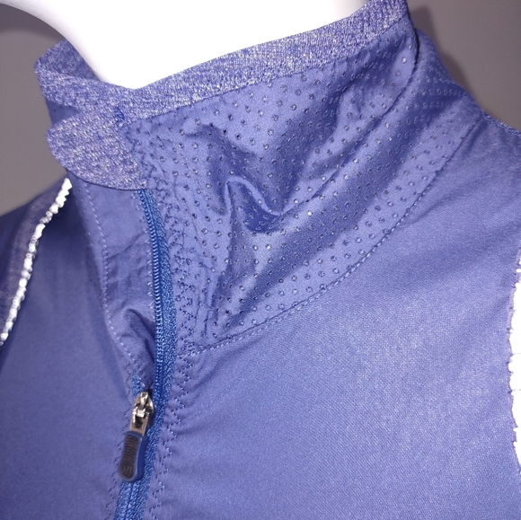 LULULEMON Another Mile running jacket with reflective - Picture 3 of 9